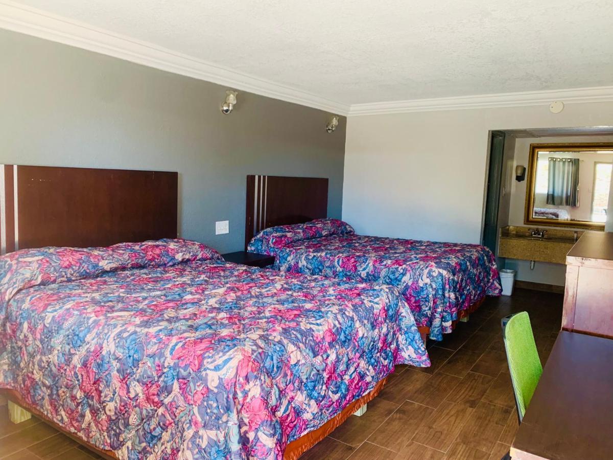 Hotel Budget And 4*